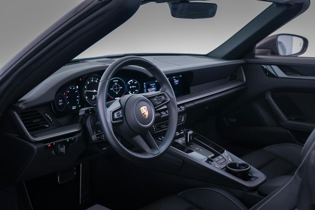 Porsche 911 Cabrio 3.0 Carrera auto