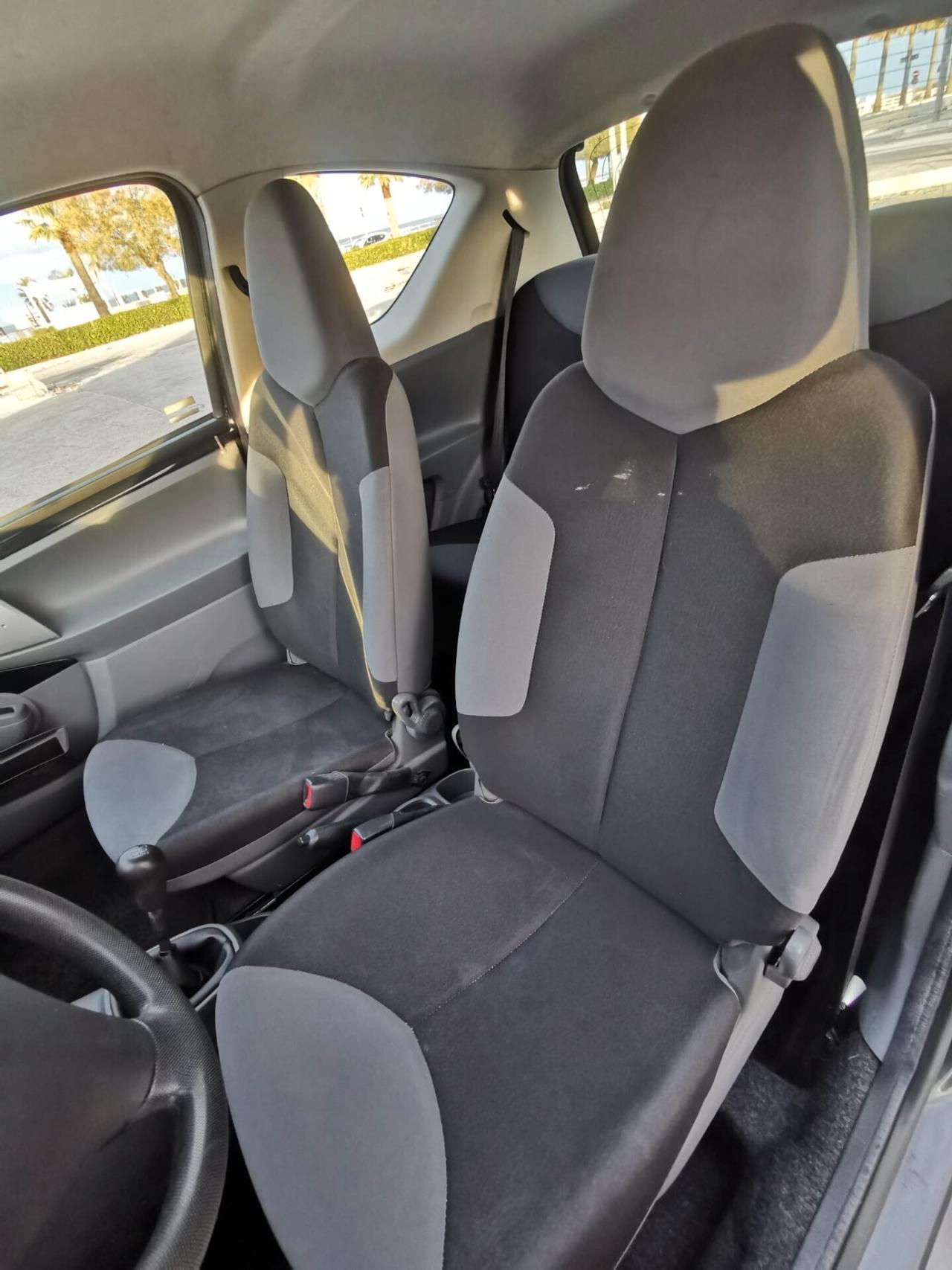 Peugeot 107 1.0 68CV 3p. Plaisir - 2011