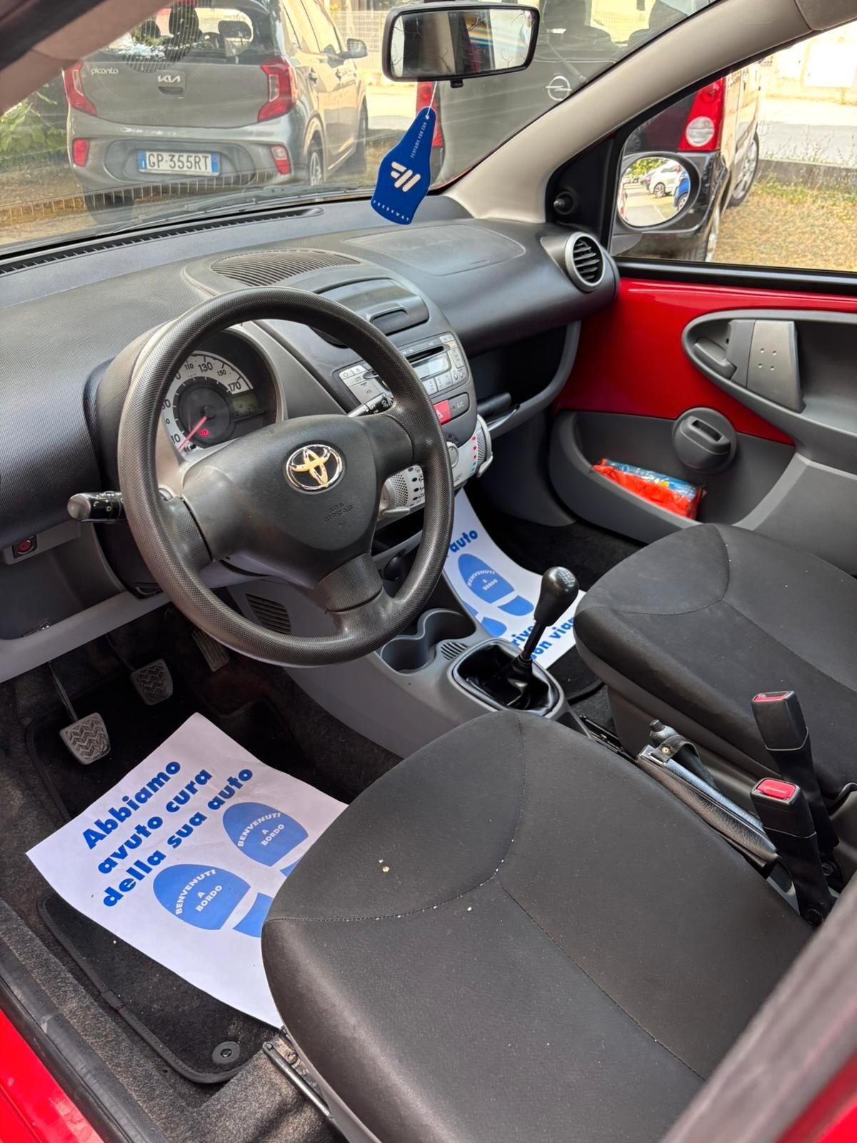 Toyota Aygo 1.0 12V VVT-i 5 porte Now Connect