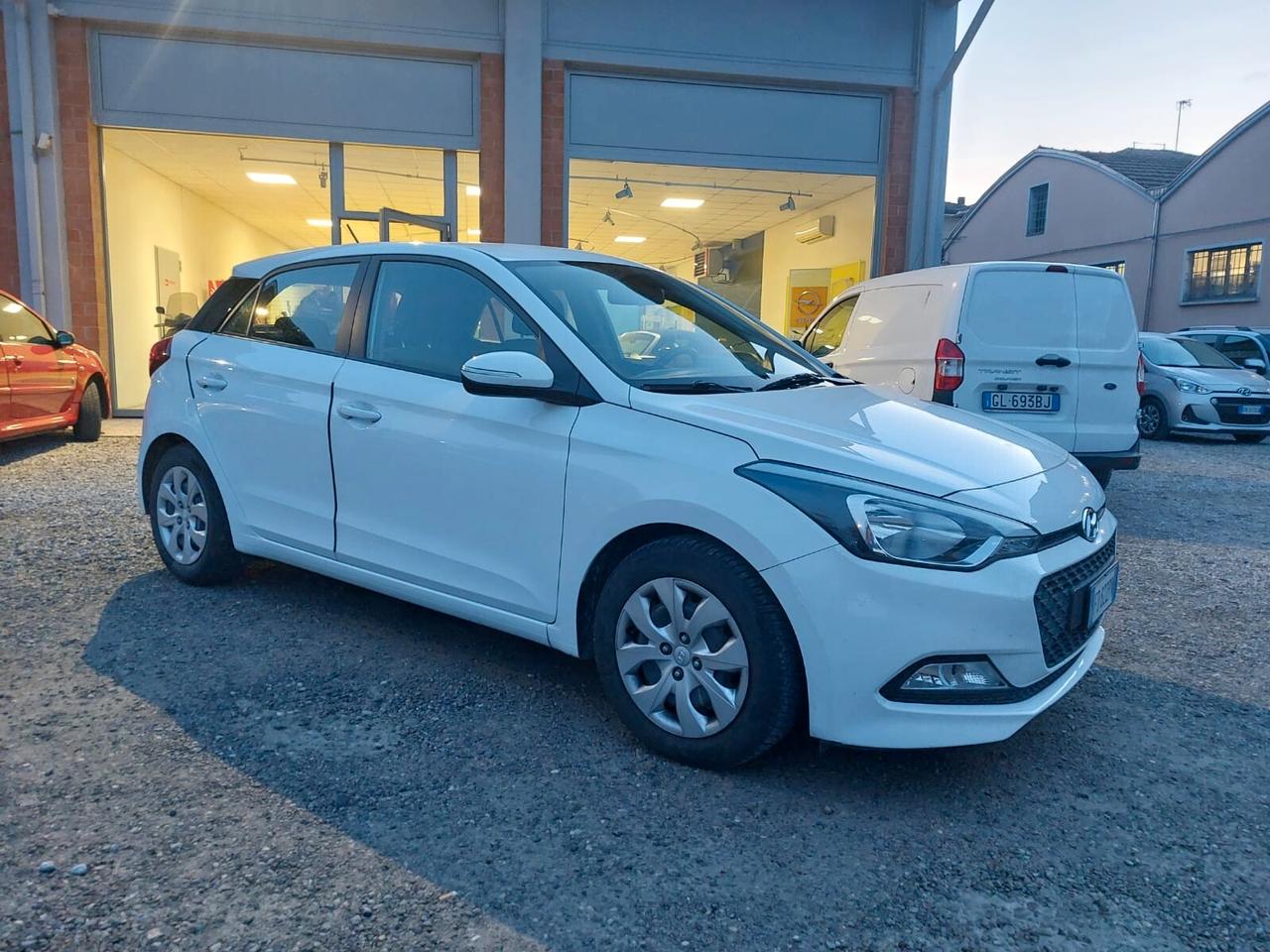 Hyundai i20 1.2 5 porte Econext GPL CASA MADRE