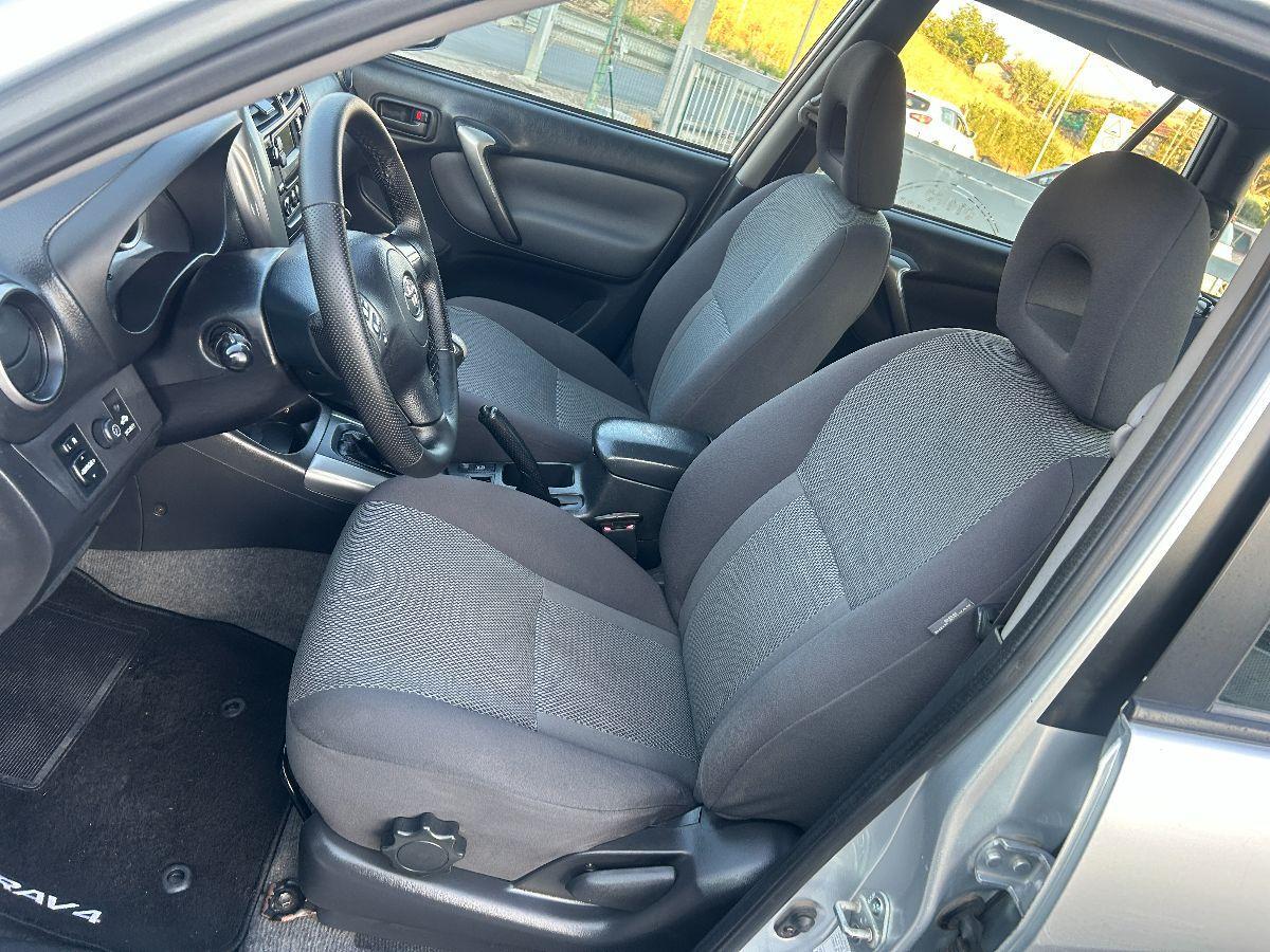 TOYOTA - RAV4 - 2.0 Tdi D-4D 116cv 5 porte Sol