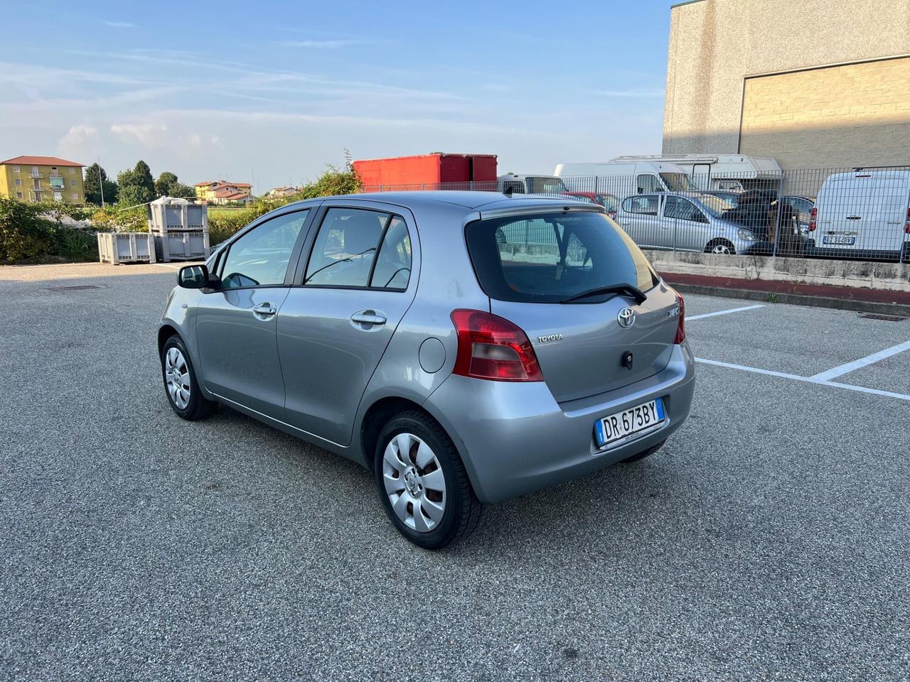 Toyota Yaris 1.0 5 porte Sol