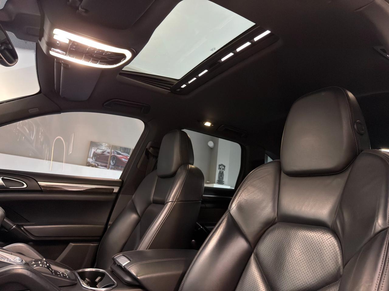 Porsche Cayenne 3.0 V6 240CV TIPTRONIC TETTO FULLOPT APPLECARPLAY