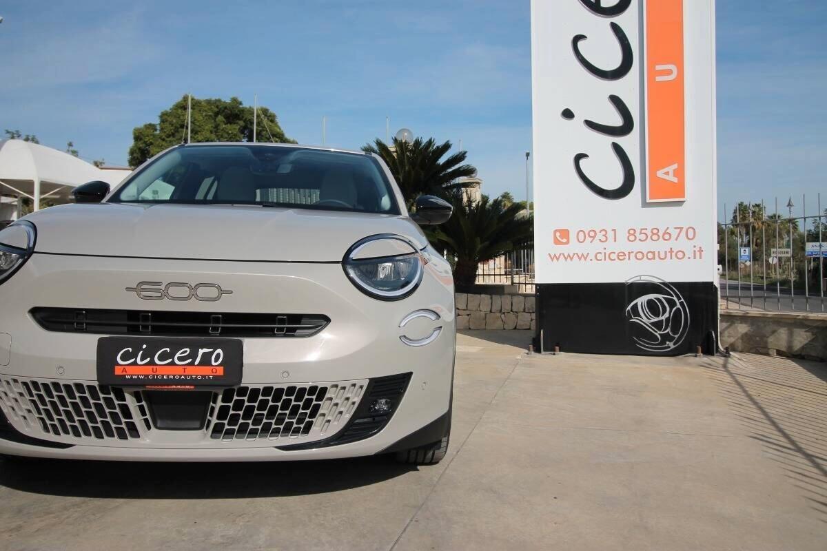 Fiat 600e La Prima 15.000km |2024