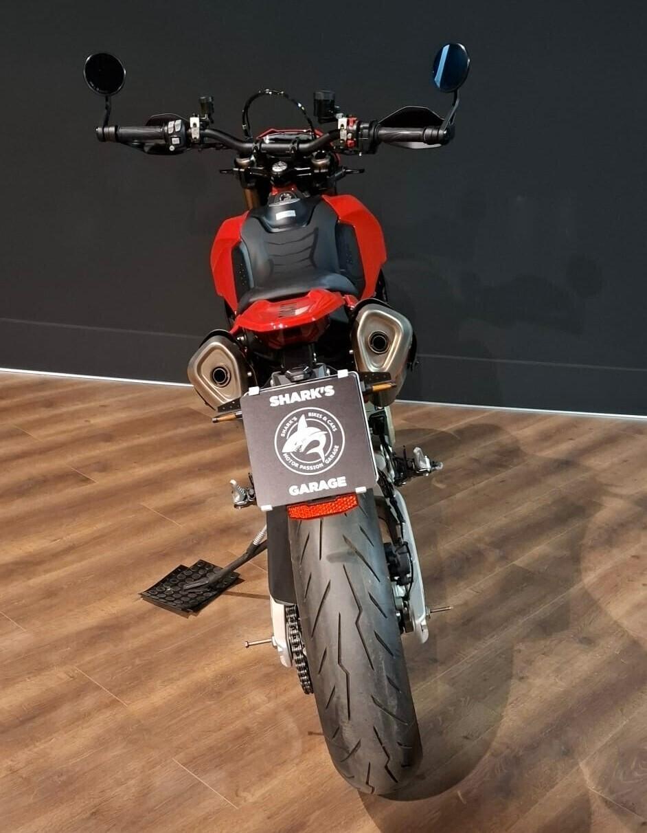 Ducati Hypermotard 698