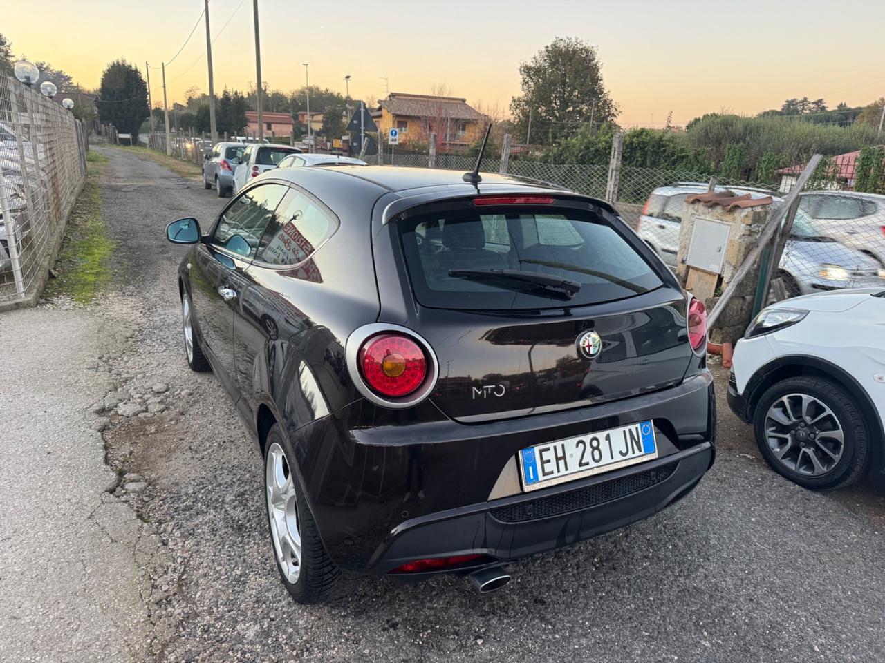 Alfa Romeo MiTo 1.6 JTDm-2 S&S Distinctive Sport Pack