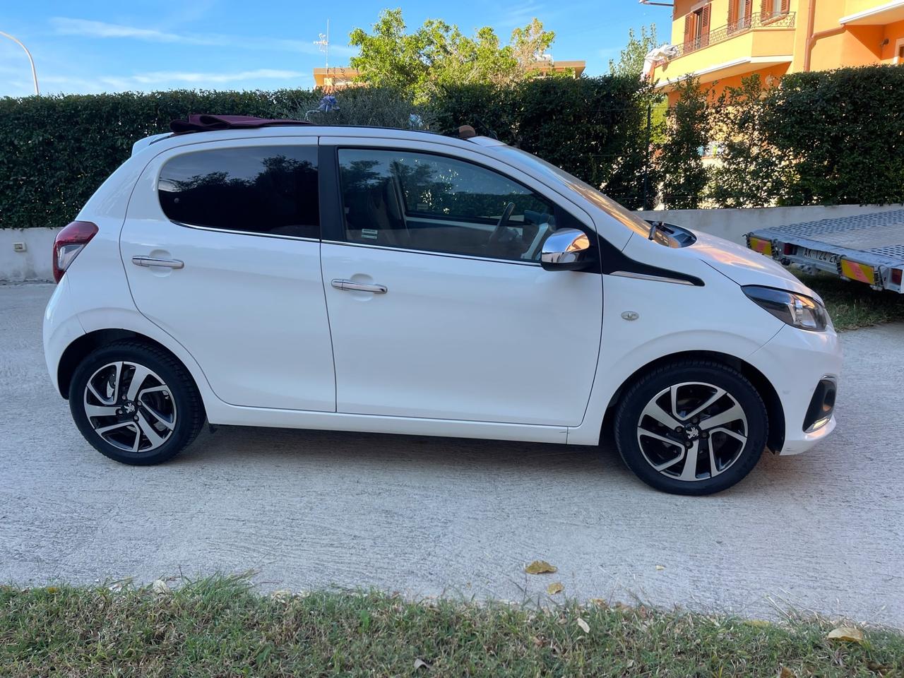 Peugeot 108 PureTech 82 5 porte Allure