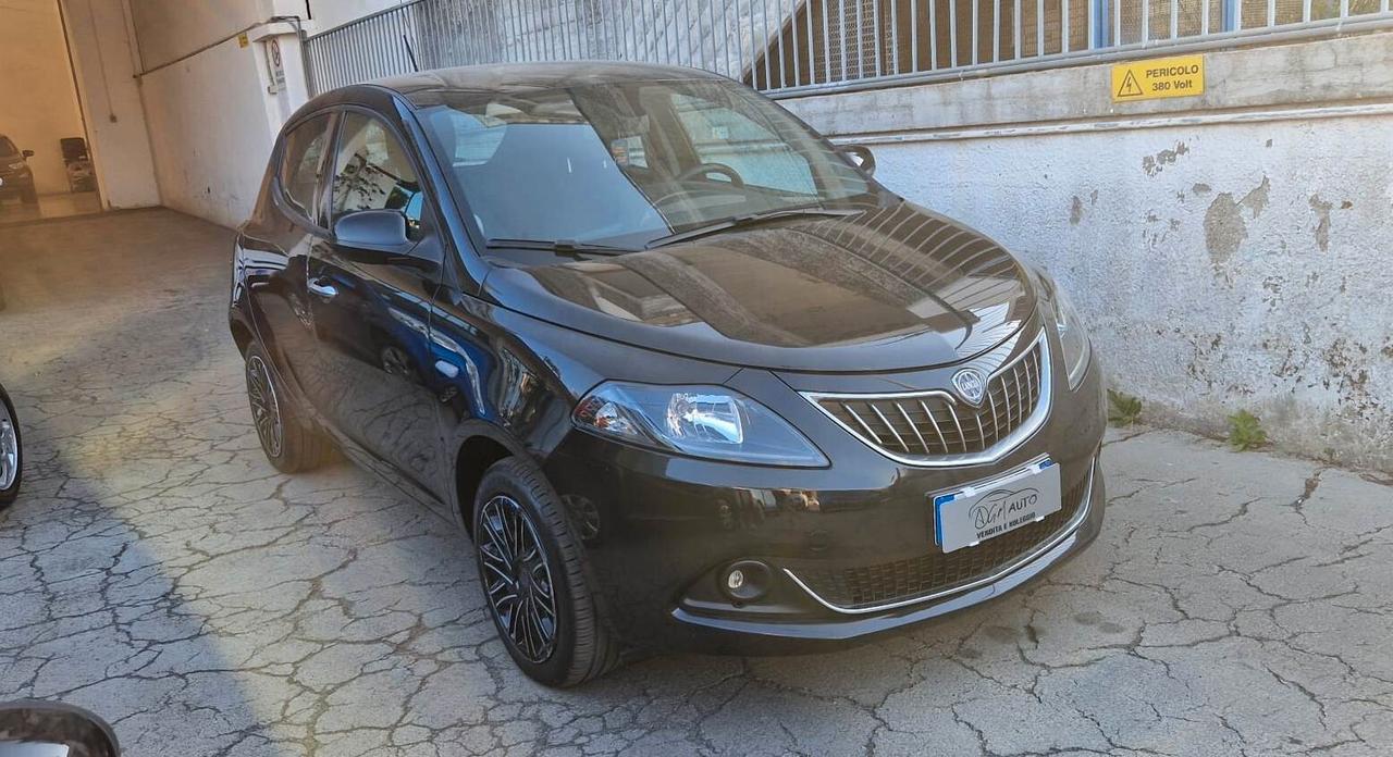 Lancia Ypsilon 1.0 FireFly 5 porte S&S Hybrid Gold