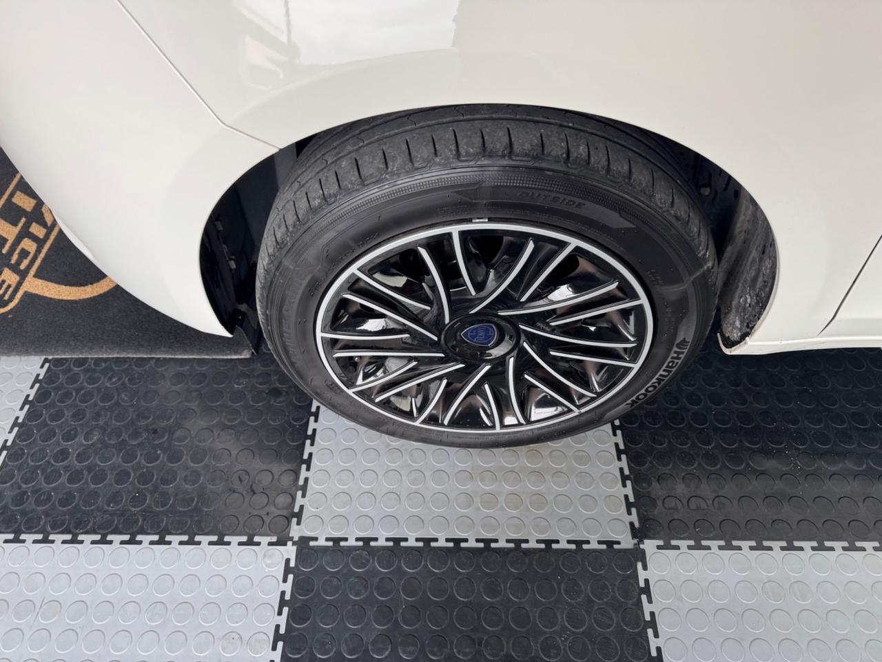 Lancia Ypsilon 1.3 MJT 16V 95 CV 5 porte S&S Gold