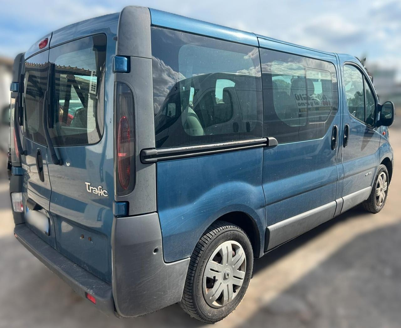 Renault Trafic 100 dCi Pack Clim 9 posti