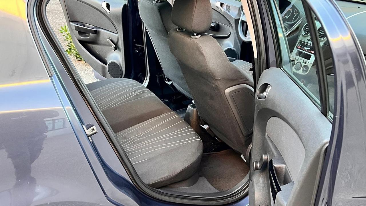 Opel Corsa 1.2 Benzina e GPL adatta a neo patentati