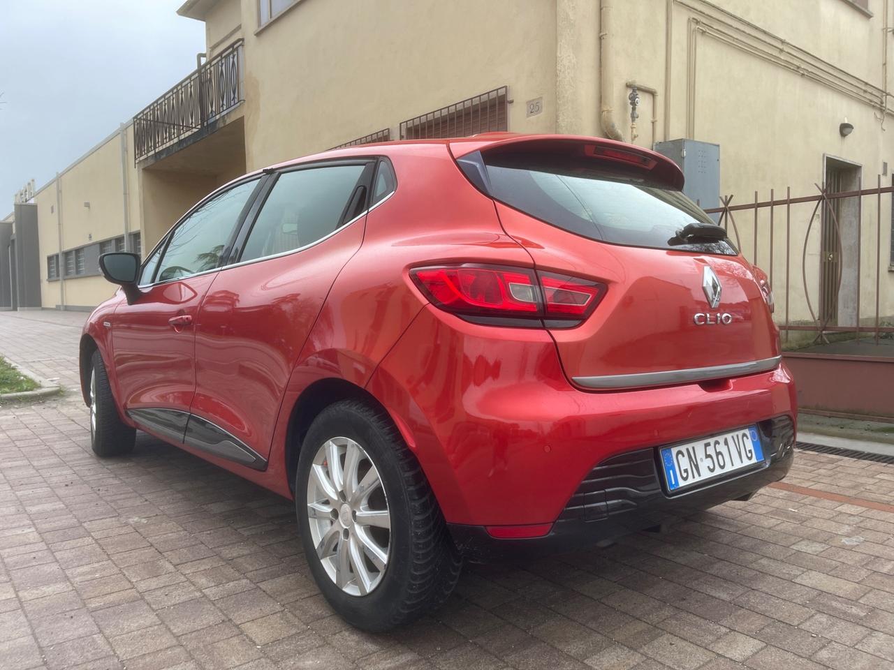 Renault Clio 1.2 75CV GPL 5 porte Costume National