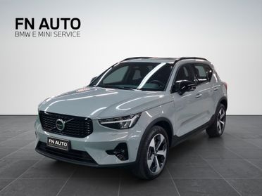 Volvo XC40 B3 automatico Ultimate Dark
