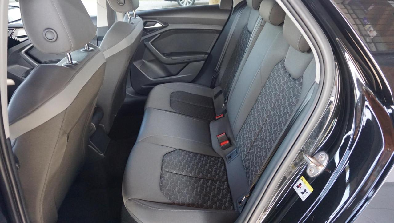 Audi A1 SPB 30 TFSI S-Tronic Identity Black