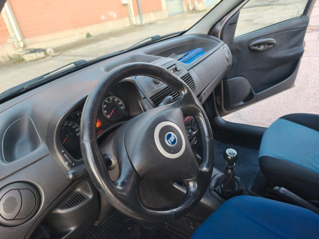 Fiat Punto 2006---1.2 Benzina Neopatentati