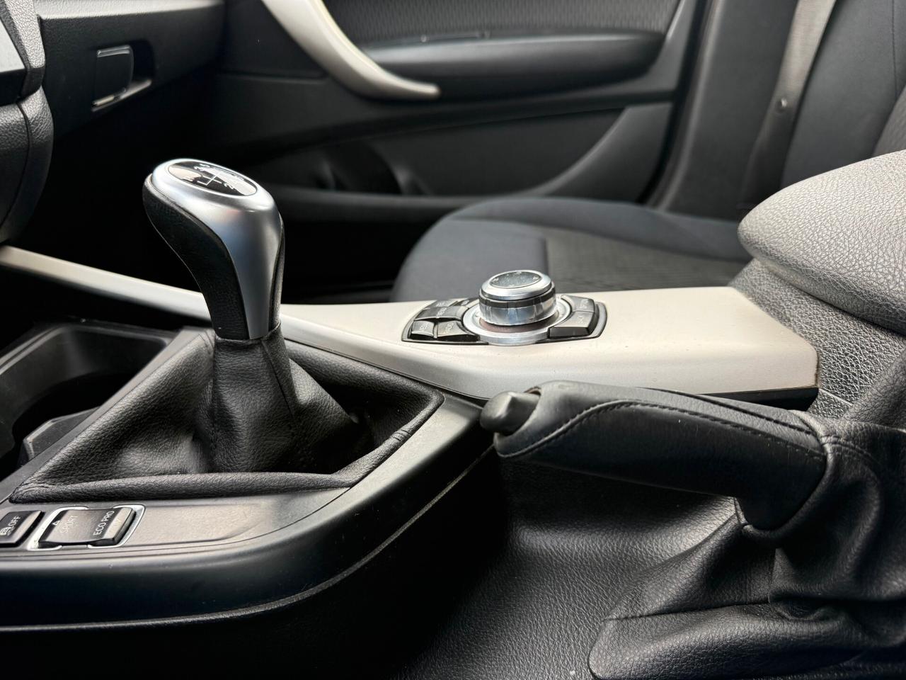 Bmw 118 118d 5p. Unique