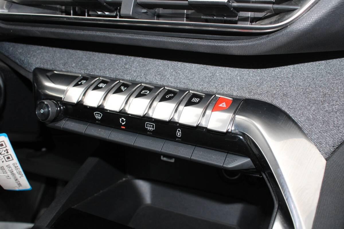 Peugeot 3008 1.2 Allure s&s 130cv NAVIGATORE & Virtual Cockpit