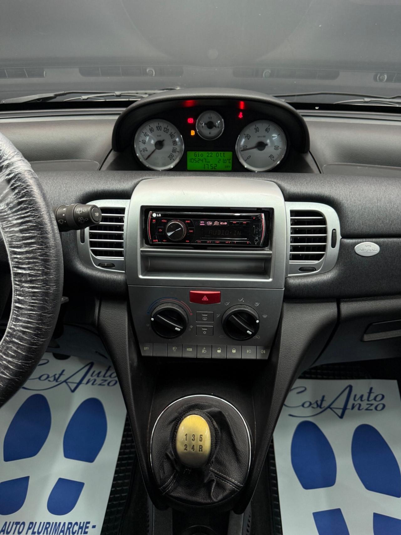 Lancia Ypsilon 1.3 Multijet 75 CV Unyca 2012