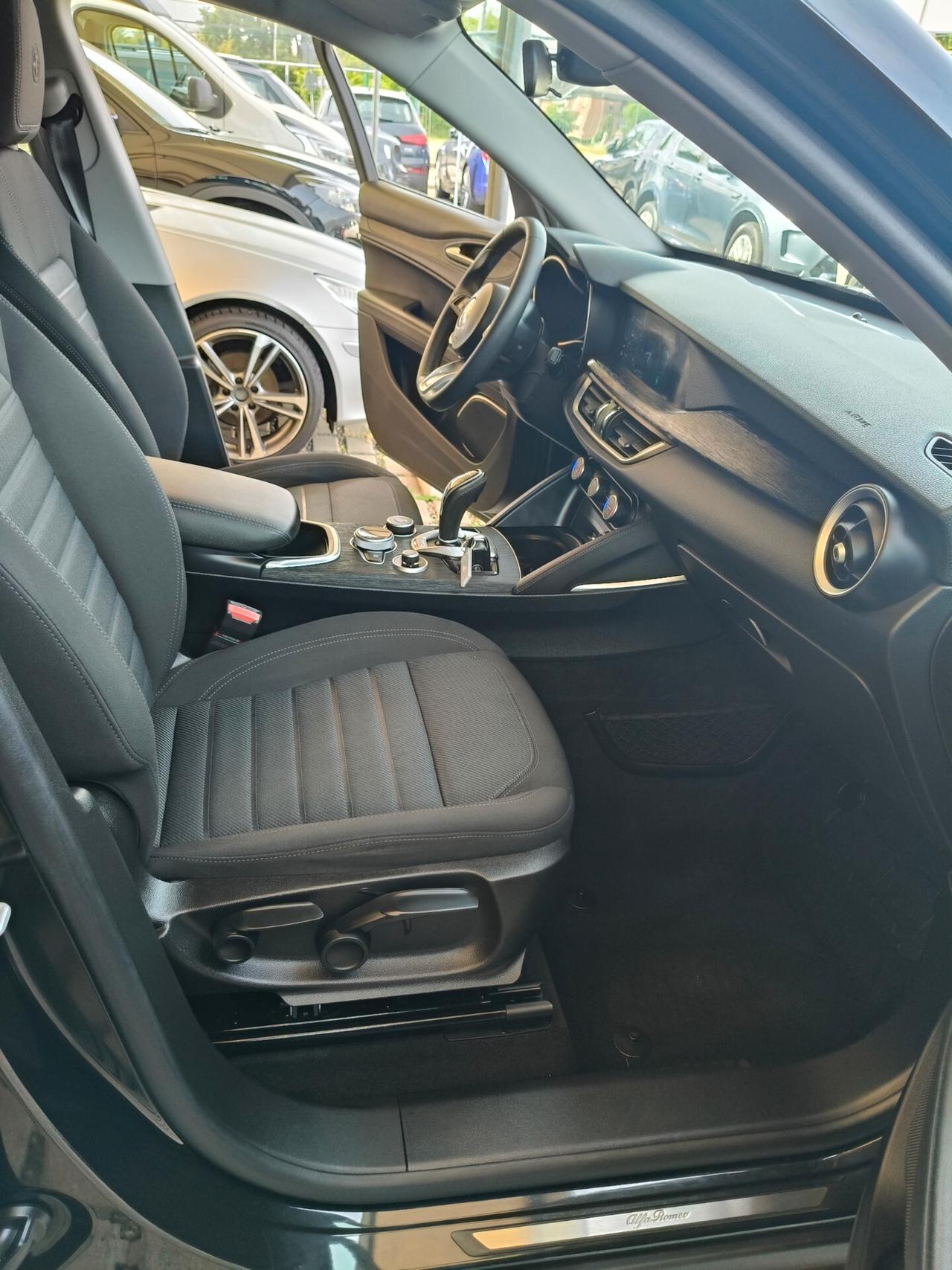 Alfa Romeo Stelvio 2.2 Turbodiesel 160 CV AT8 RWD Super