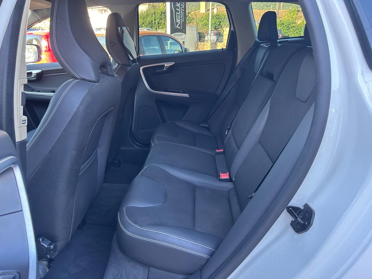 Volvo XC 60 XC60 D5 AWD Geartronic Momentum