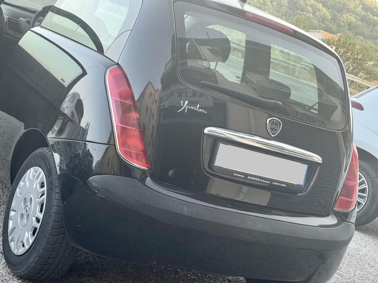 Lancia Ypsilon 1.2 69cv benzina - NEOPATENTATI