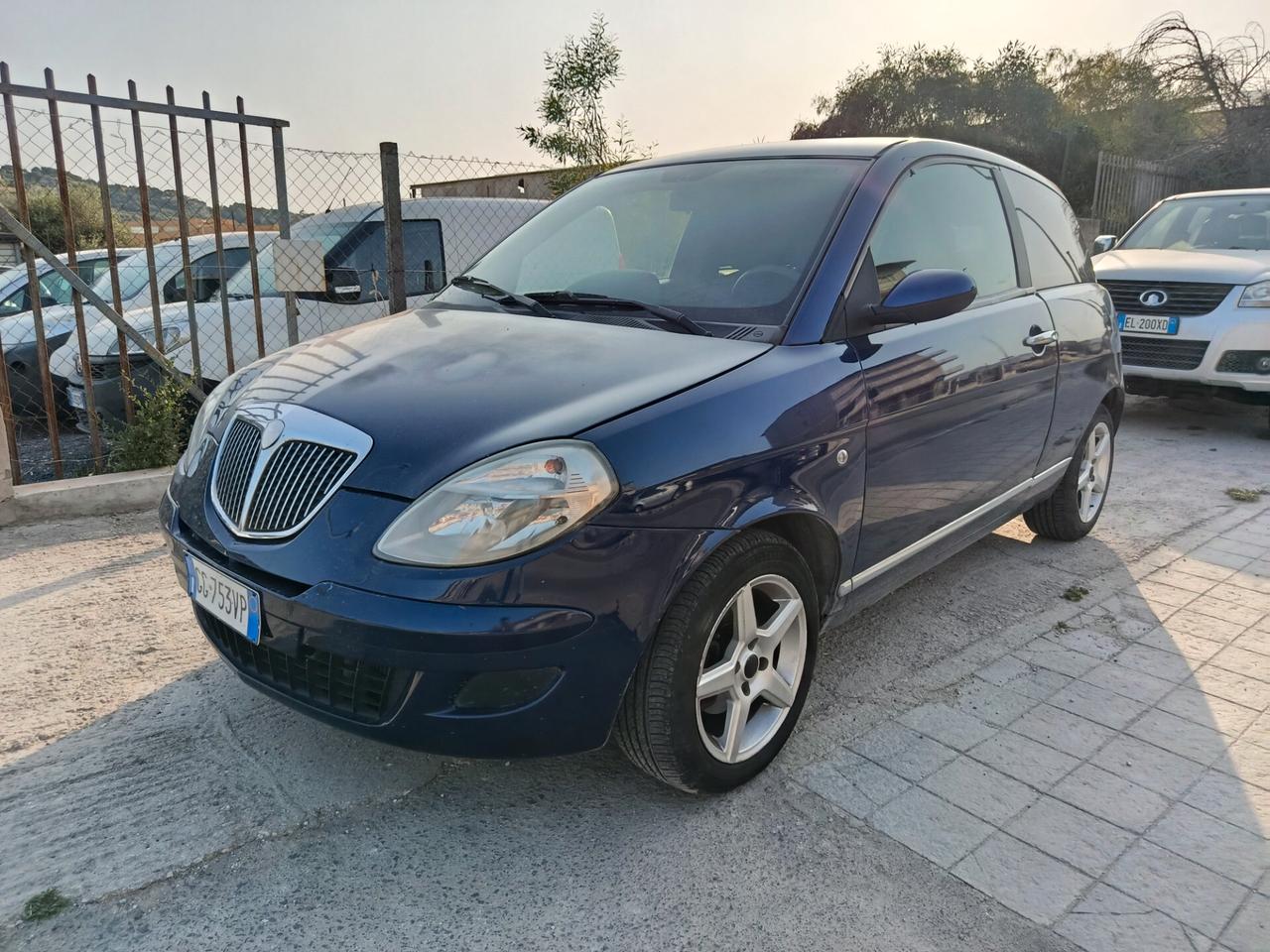Lancia Ypsilon 1.3 MJT 75 CV Argento