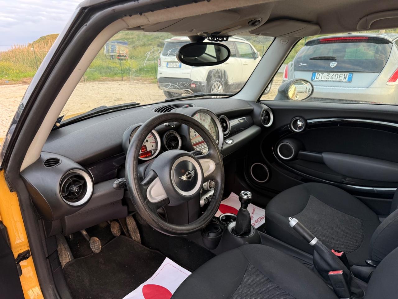 Mini 1.6 16V Cooper Diesel 2.900€