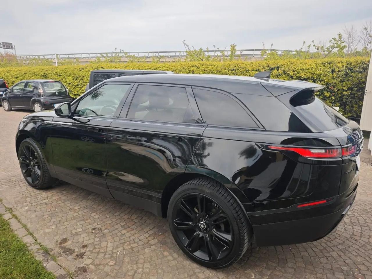 Land Rover Range Velar 2.0 TD4 180 CV R-Dynamic