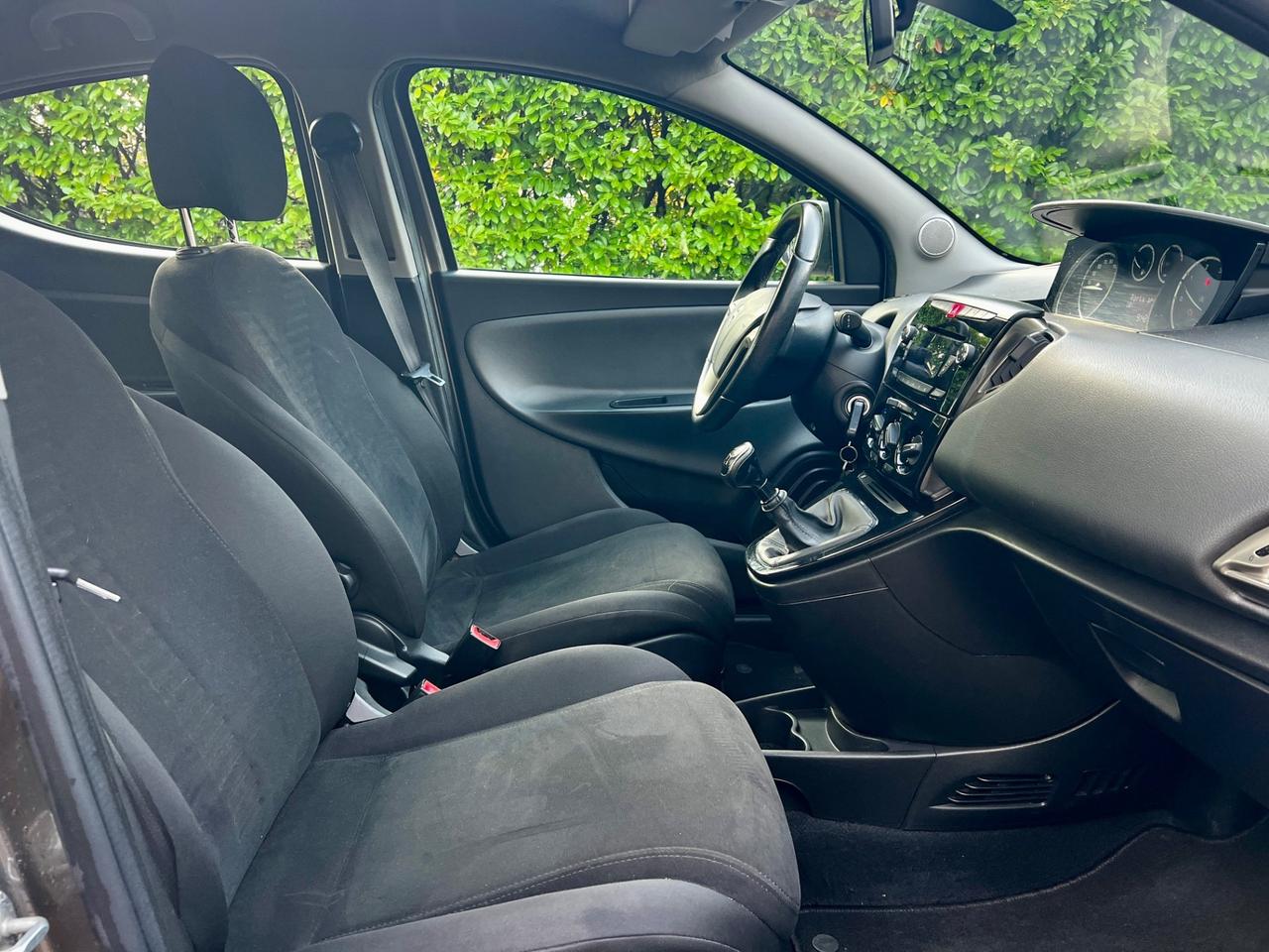 Lancia Ypsilon 1.3 MJT 16V 95 CV 5 porte S&S Silver