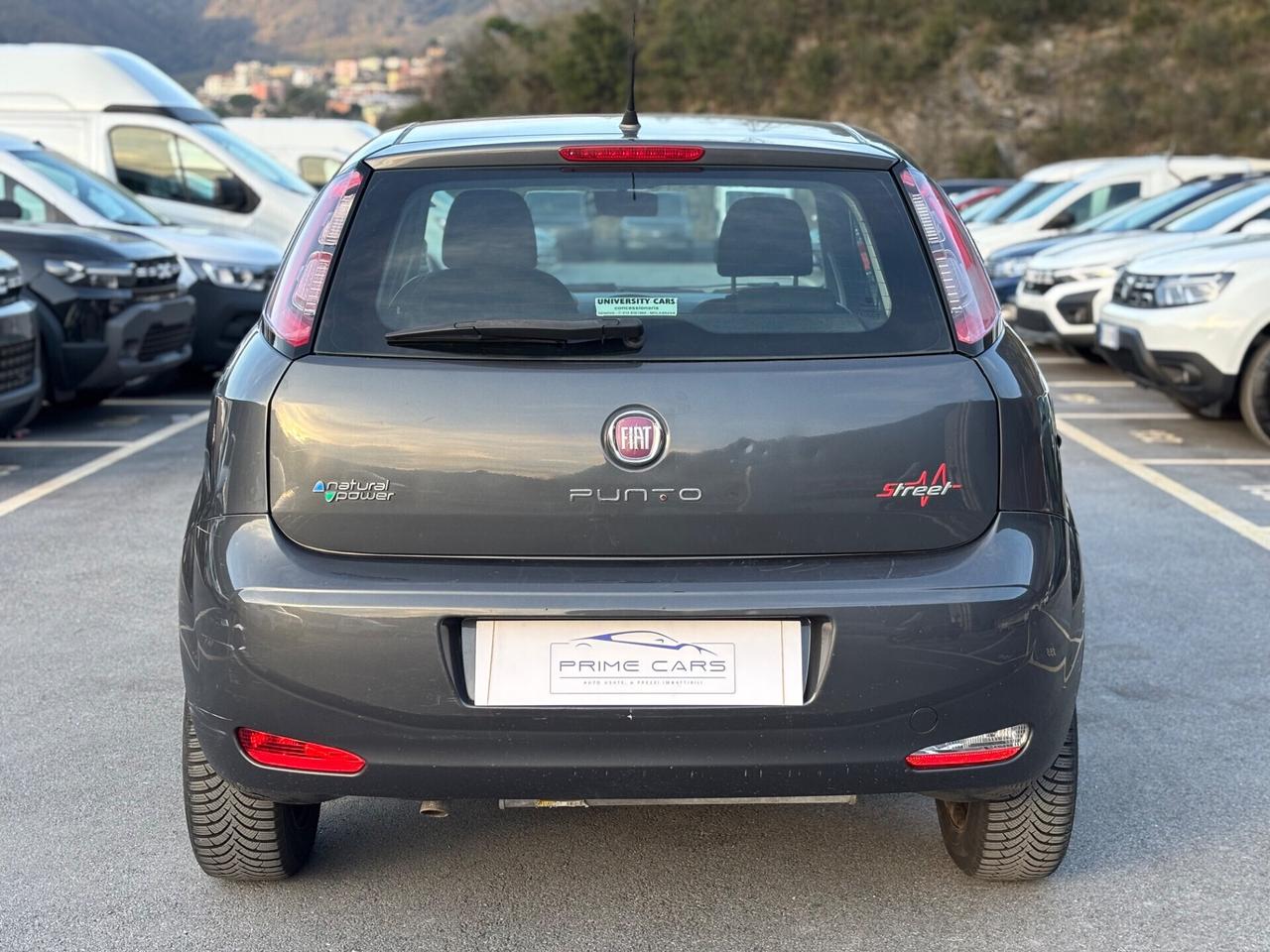 FIAT GRANDE PUNTO 1.4 BENZINA/METANO NEOPATENTATI 5 posti