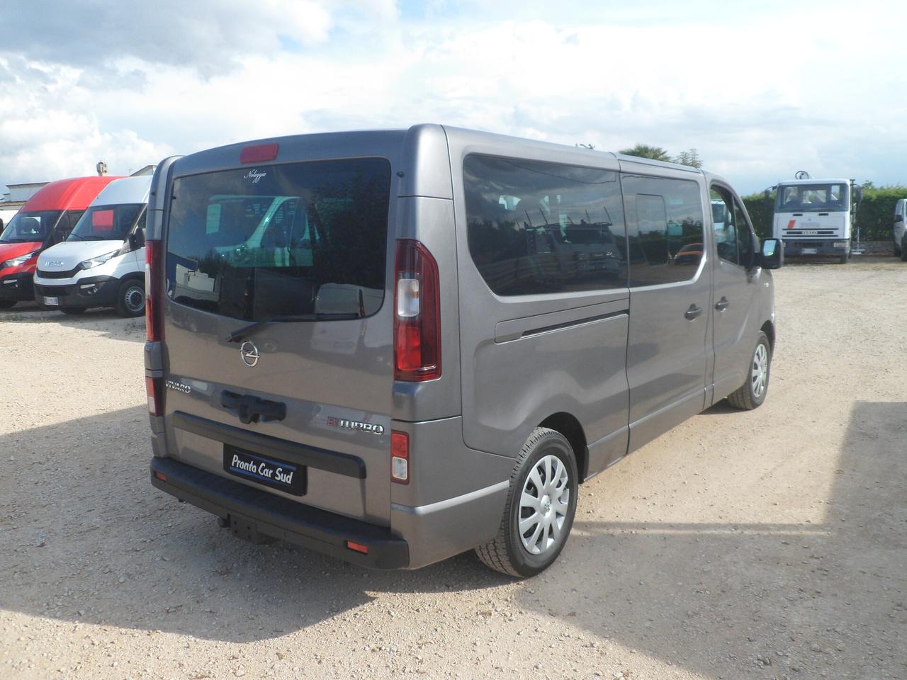 Opel Vivaro 9 posti maxi