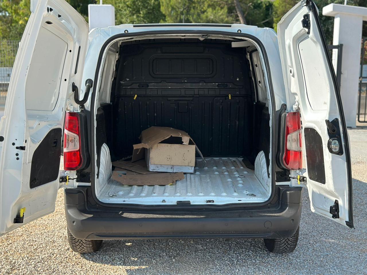 Peugeot Partner 3 posti 1.5 130CV Premium