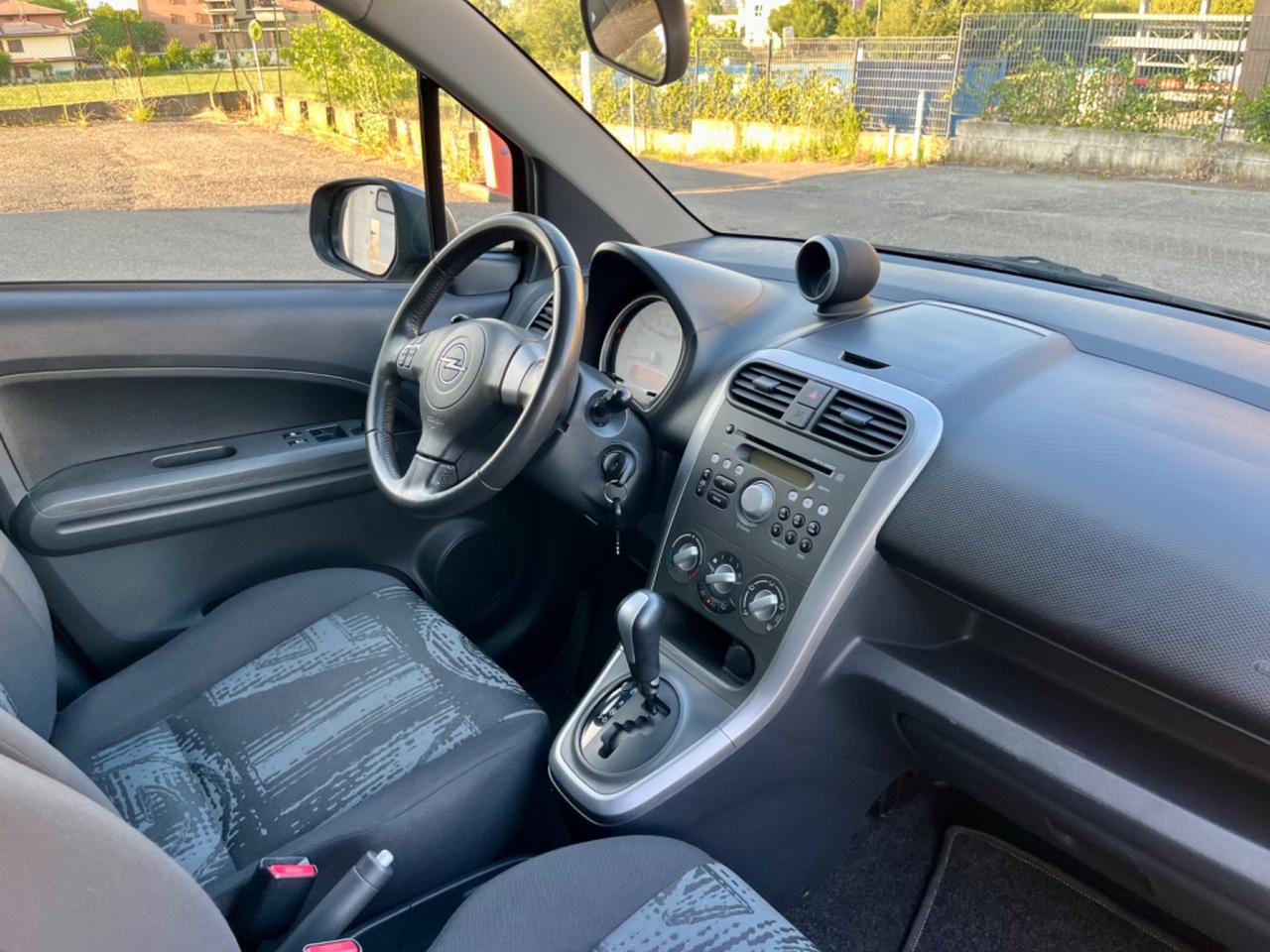 Opel Agila 1.2benz 2011 141.000km cambio automatico perfetta