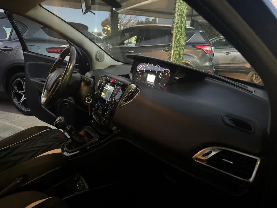 Lancia Ypsilon 900cc 85 CV Platinum garanzia 12/24