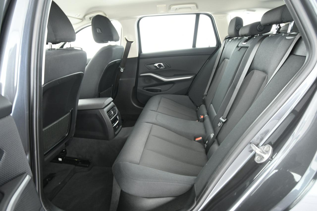 BMW 320d Touring mhev 48V xdrive Business Advantage auto APP CONNECT