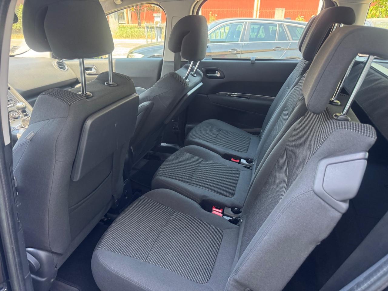 Peugeot 5008 1.6 HDi 112CV Active