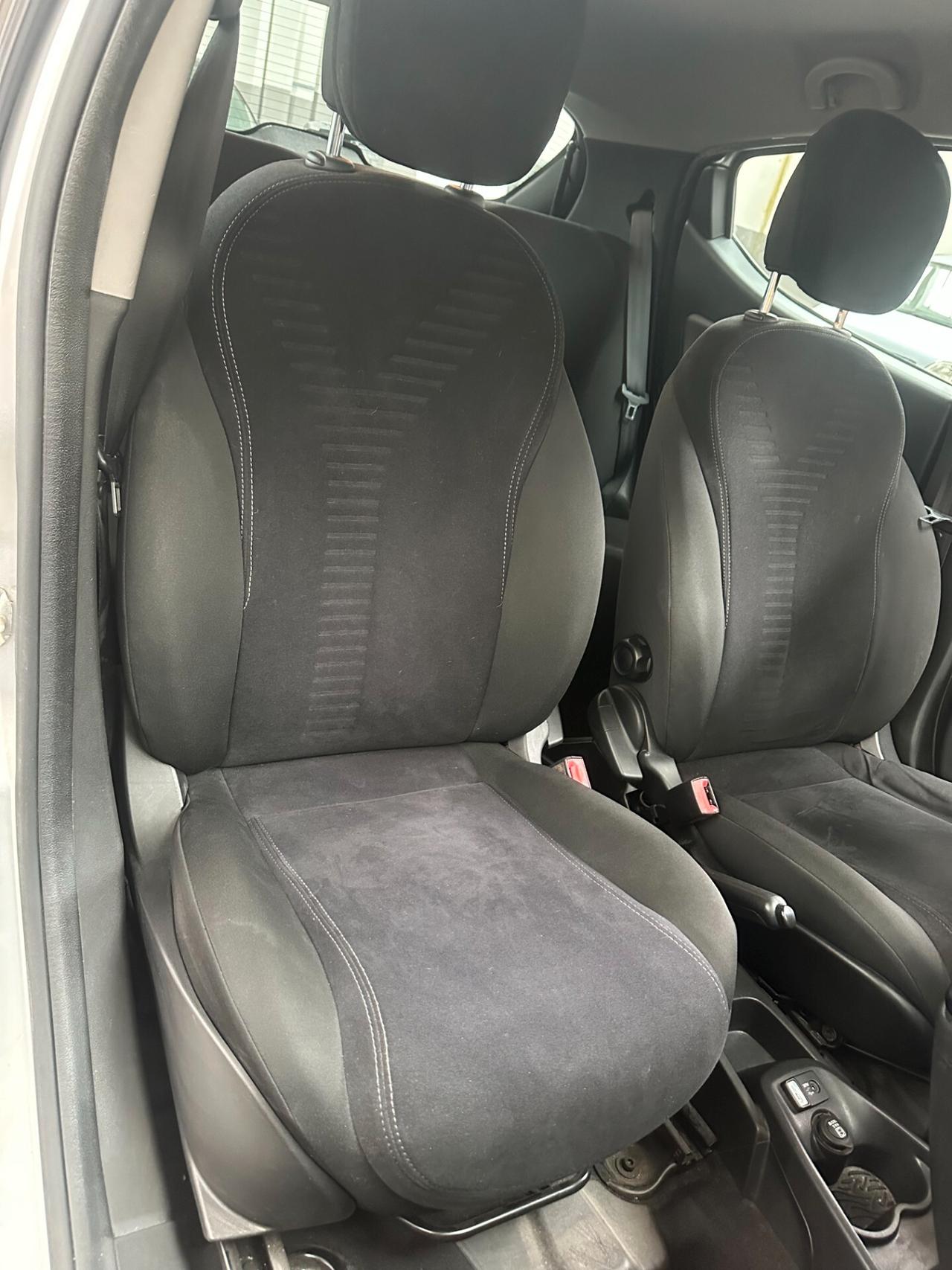Lancia Ypsilon 1.2 Benz, Euro 6B, Uni propri, pari al nuovo