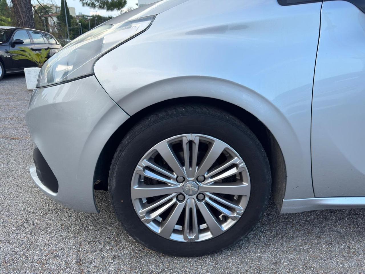 PEUGEOT 208 BlueHDi 75 5p. Allure