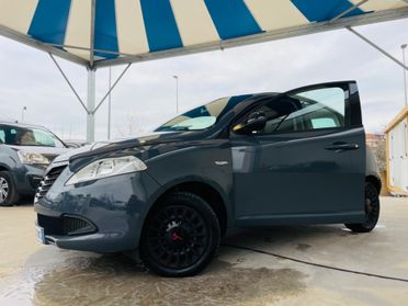 Lancia Ypsilon 1.2 69 CV 5 porte Elefantino Rosso