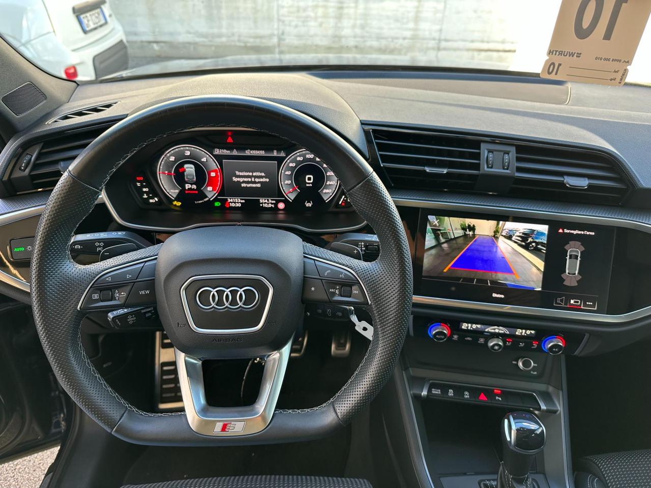 Audi Q3 Sportback 35 2.0 tdi Identity Black s-tronic