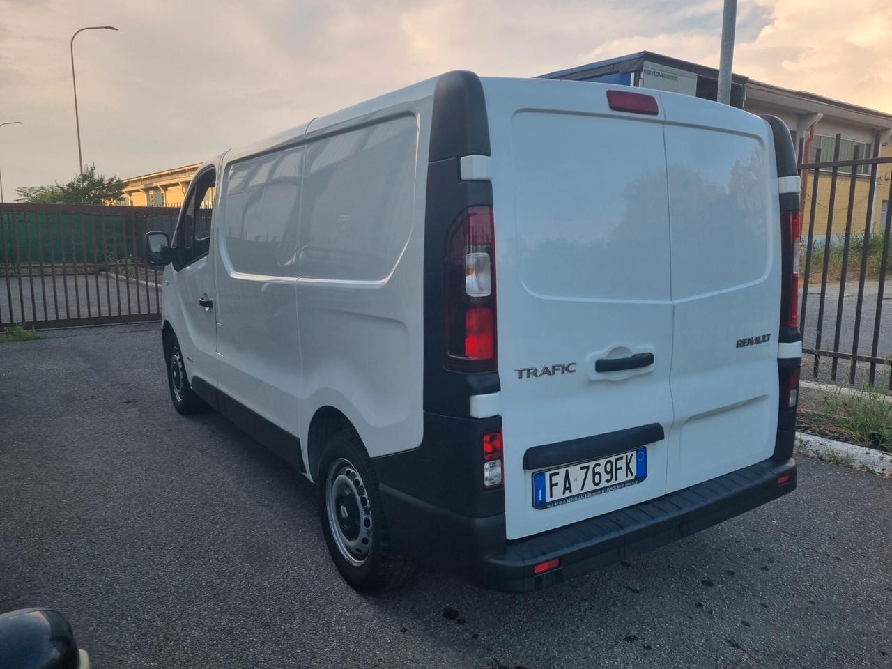 Renault Trafic T27 1.6 dCi 115CV PC-TN Furgon