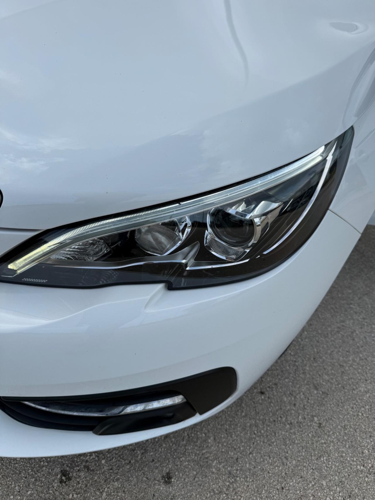 Peugeot 308 BlueHDi 130 S&S Business