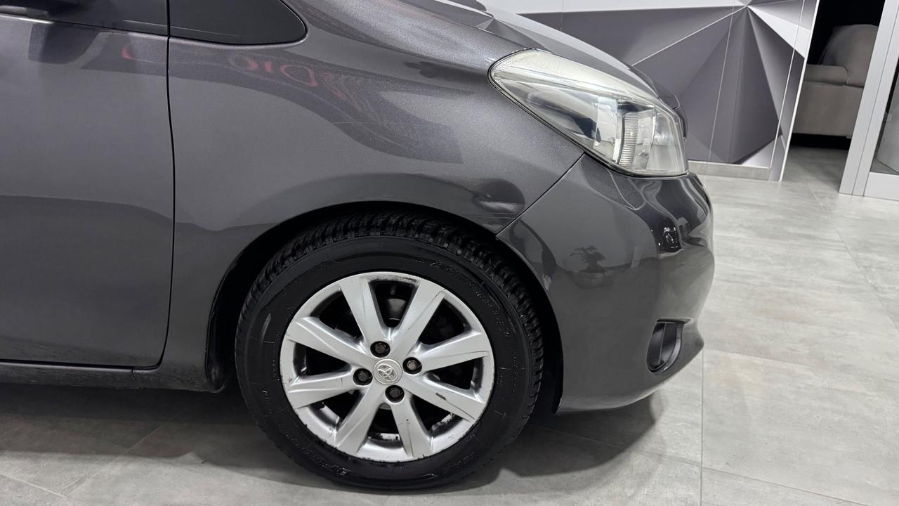 Toyota Yaris 1.4 D-4D 5 porte Lounge