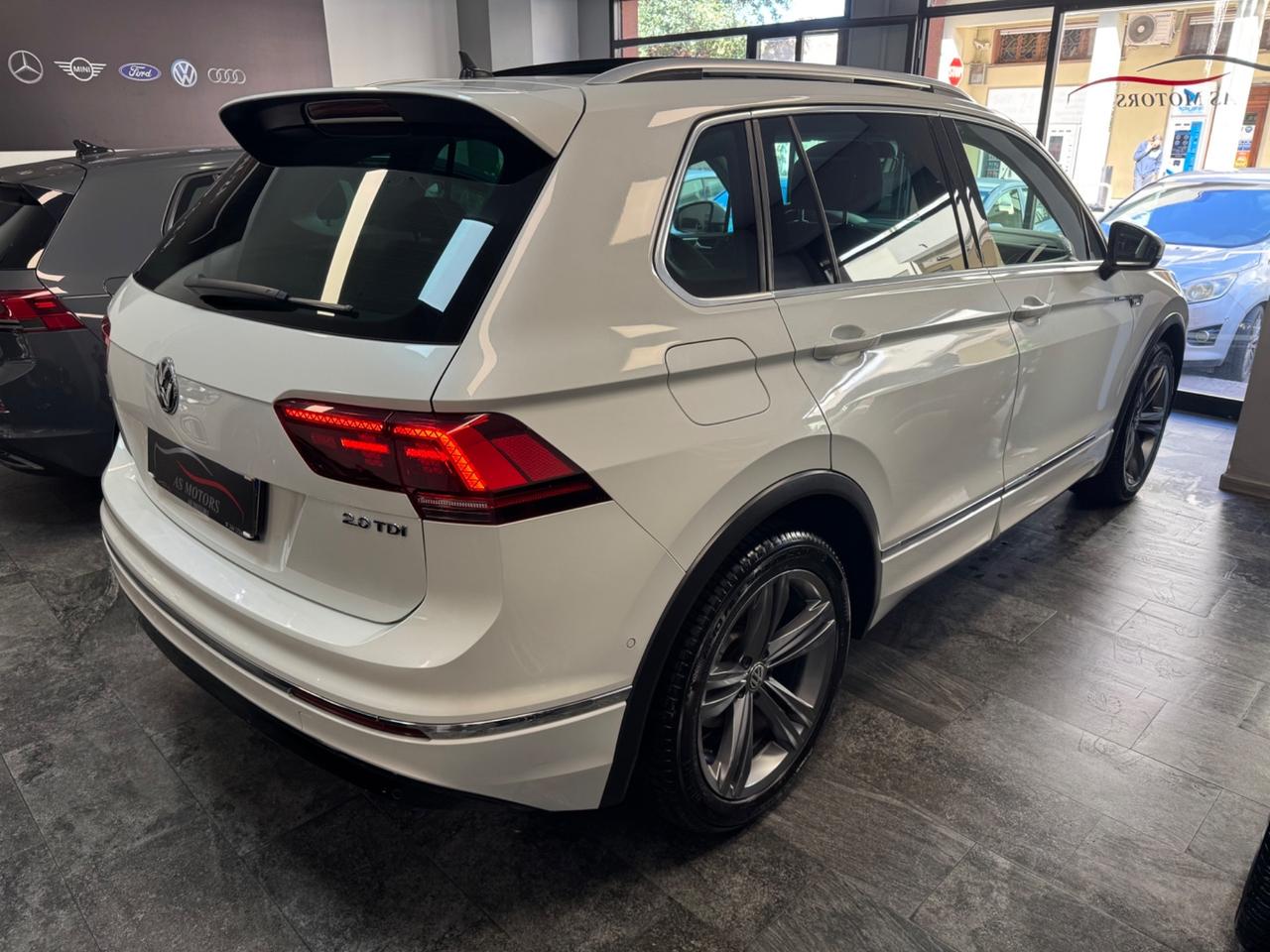VW TIGUAN 2.0 TDI 150 CV R LINE TETTO APRIBILE