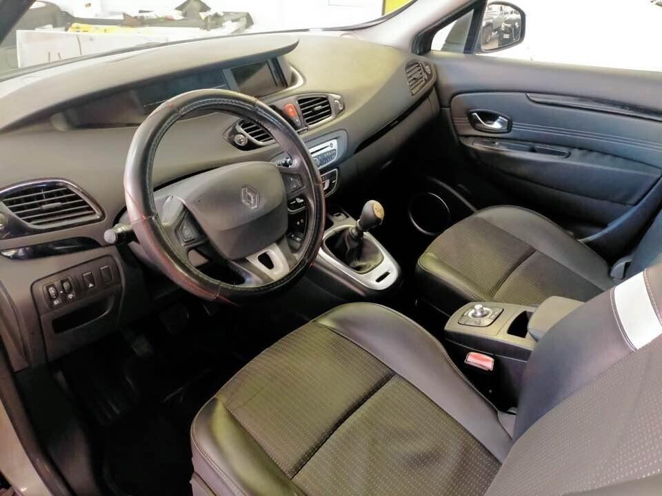 Renault Scenic X-MOD 110 CV