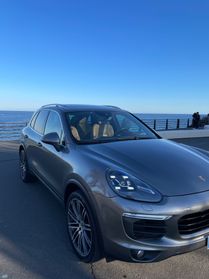 Porsche Cayenne 3.0 Diesel tetto panoramico