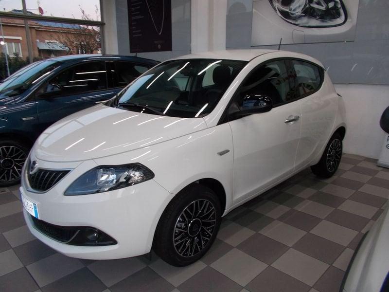 Lancia Ypsilon 1.0 FireFly 5 porte S&S Hybrid Platino 338.7575187 MASSARI MARCO