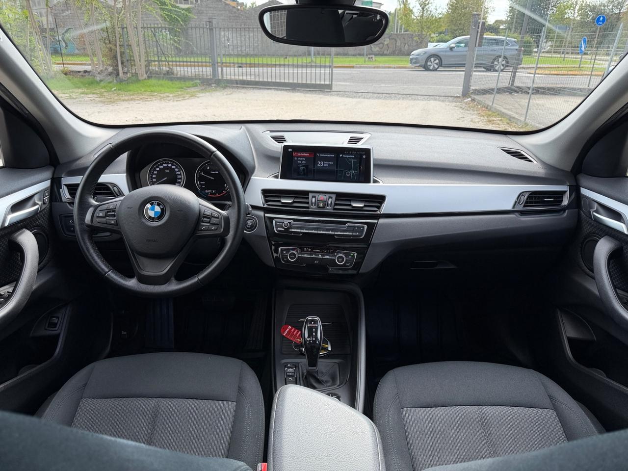 Bmw X1 sdrive16d Business Advantage FARI LED NAVI OK NEOPATENTATI