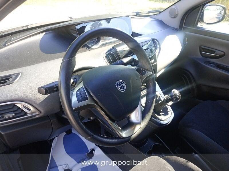 Lancia Ypsilon III 2011 Benzina 0.9 t.air Silver ecochic metano 80cv E6