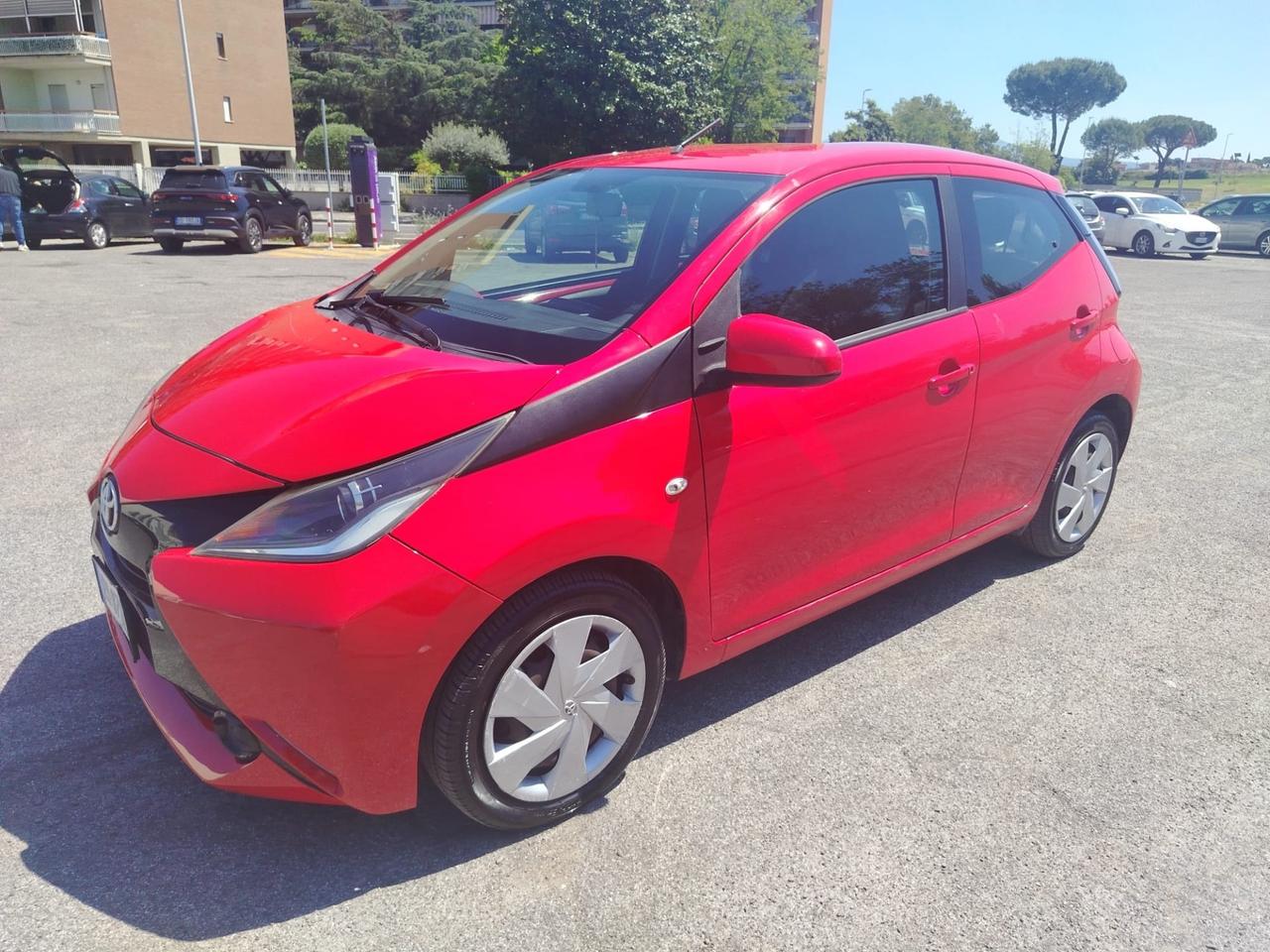 Toyota Aygo 1.0 VVT-i 69 CV 5 porte x-play